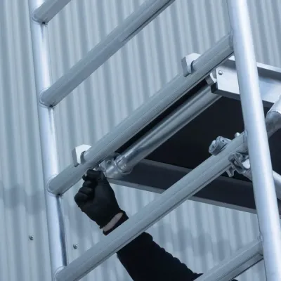 Mobile facade scaffold - 135 cm x 250 cm x 7.2 m - Euroscaffold
