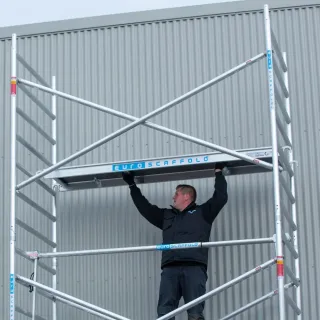 Platforma Euroscaffold bez włazu - 60 cm x 250 cm - łatwy montaż