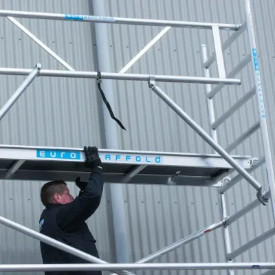Rusztowanie jezdne elewacyjne - 135 cm x 250 cm x 8,2 m - Euroscaffold