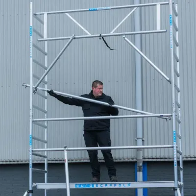 Rusztowanie 135 cm x 250 cm - wysokość robocza 10,2 m + przyczepa