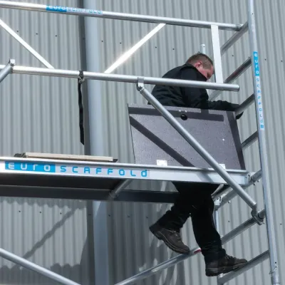 Rusztowanie 135 cm x 250 cm - wysokość robocza 10,2 m + przyczepa